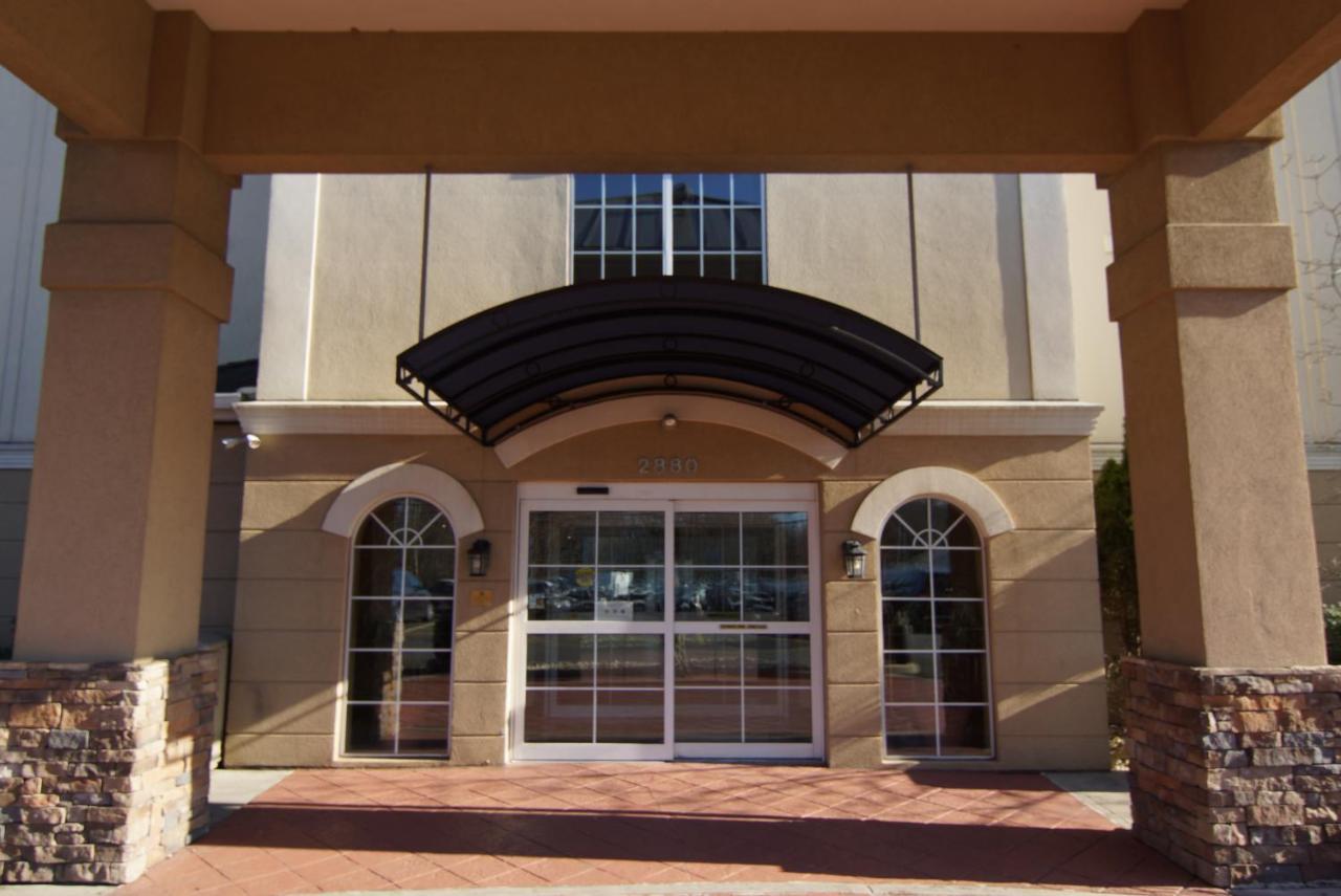 Comfort Suites Near University North Brunswick Εξωτερικό φωτογραφία