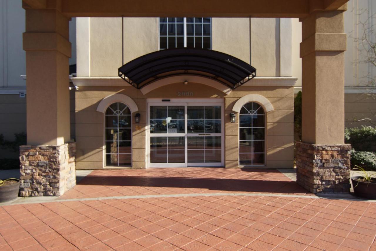 Comfort Suites Near University North Brunswick Εξωτερικό φωτογραφία