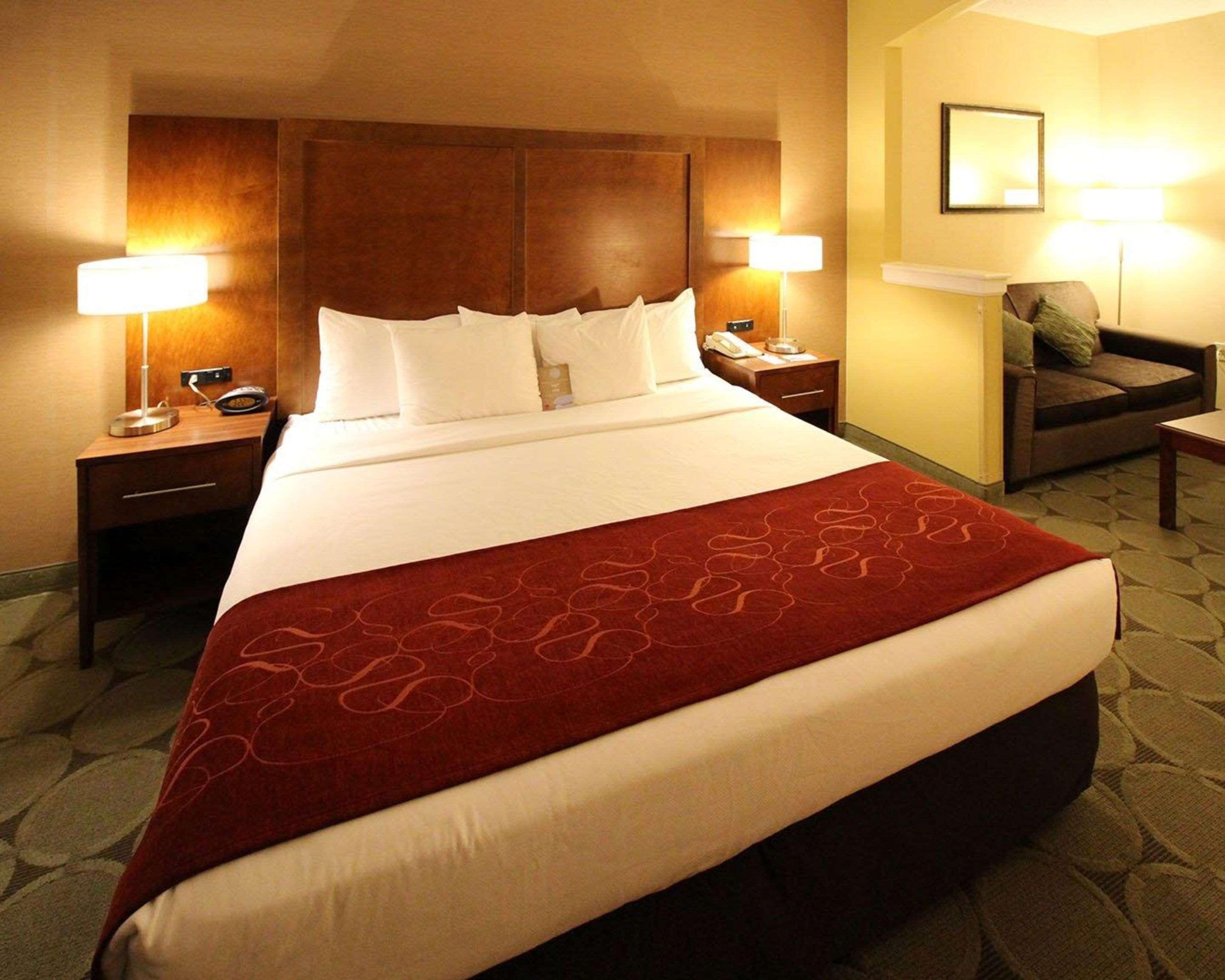 Comfort Suites Near University North Brunswick Εξωτερικό φωτογραφία