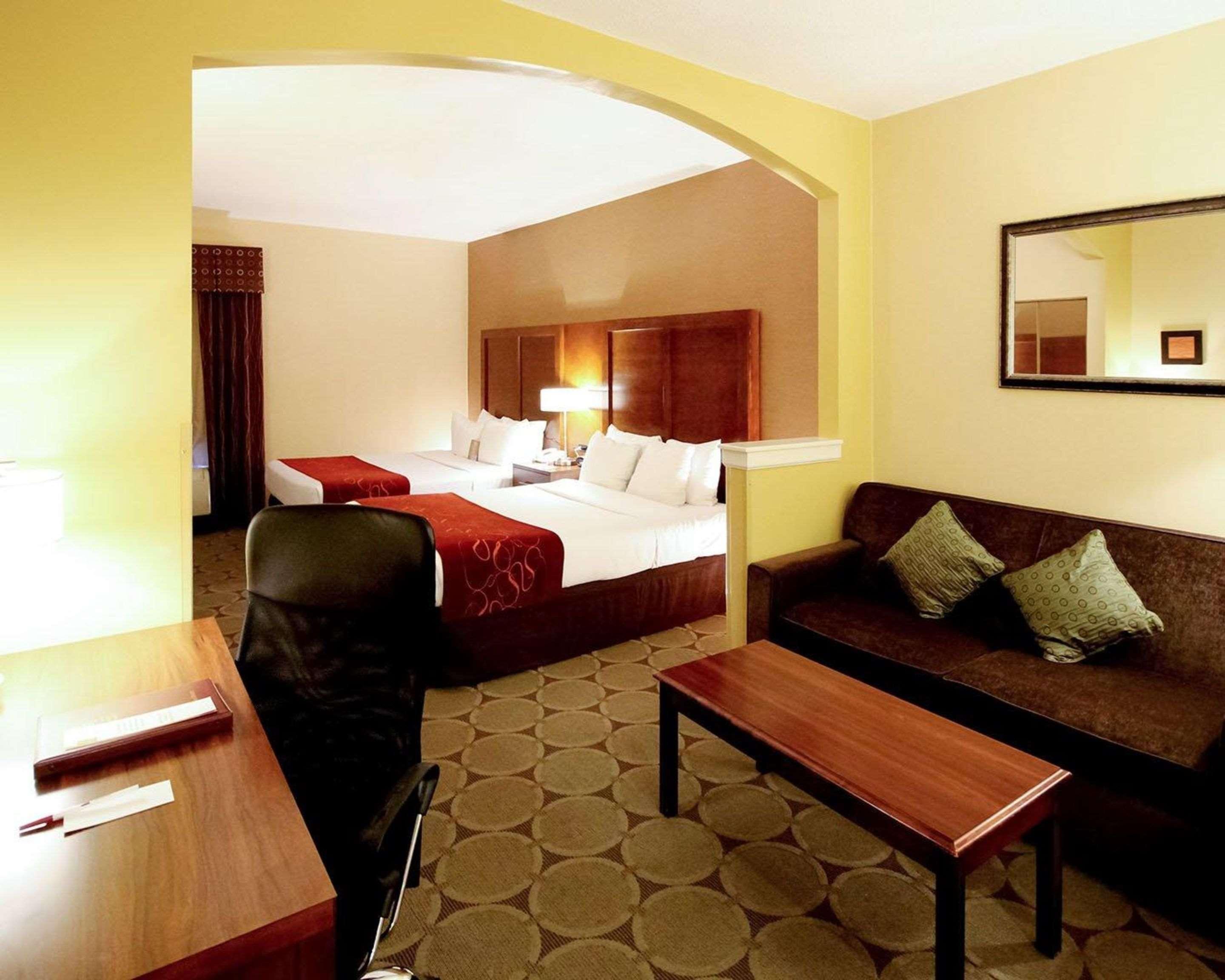 Comfort Suites Near University North Brunswick Εξωτερικό φωτογραφία