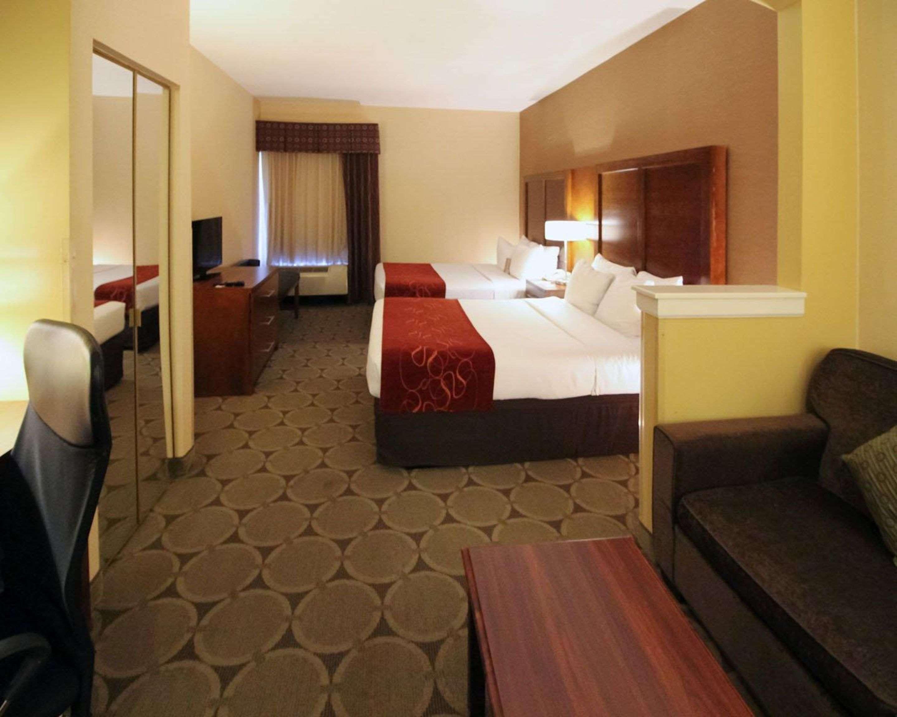 Comfort Suites Near University North Brunswick Εξωτερικό φωτογραφία