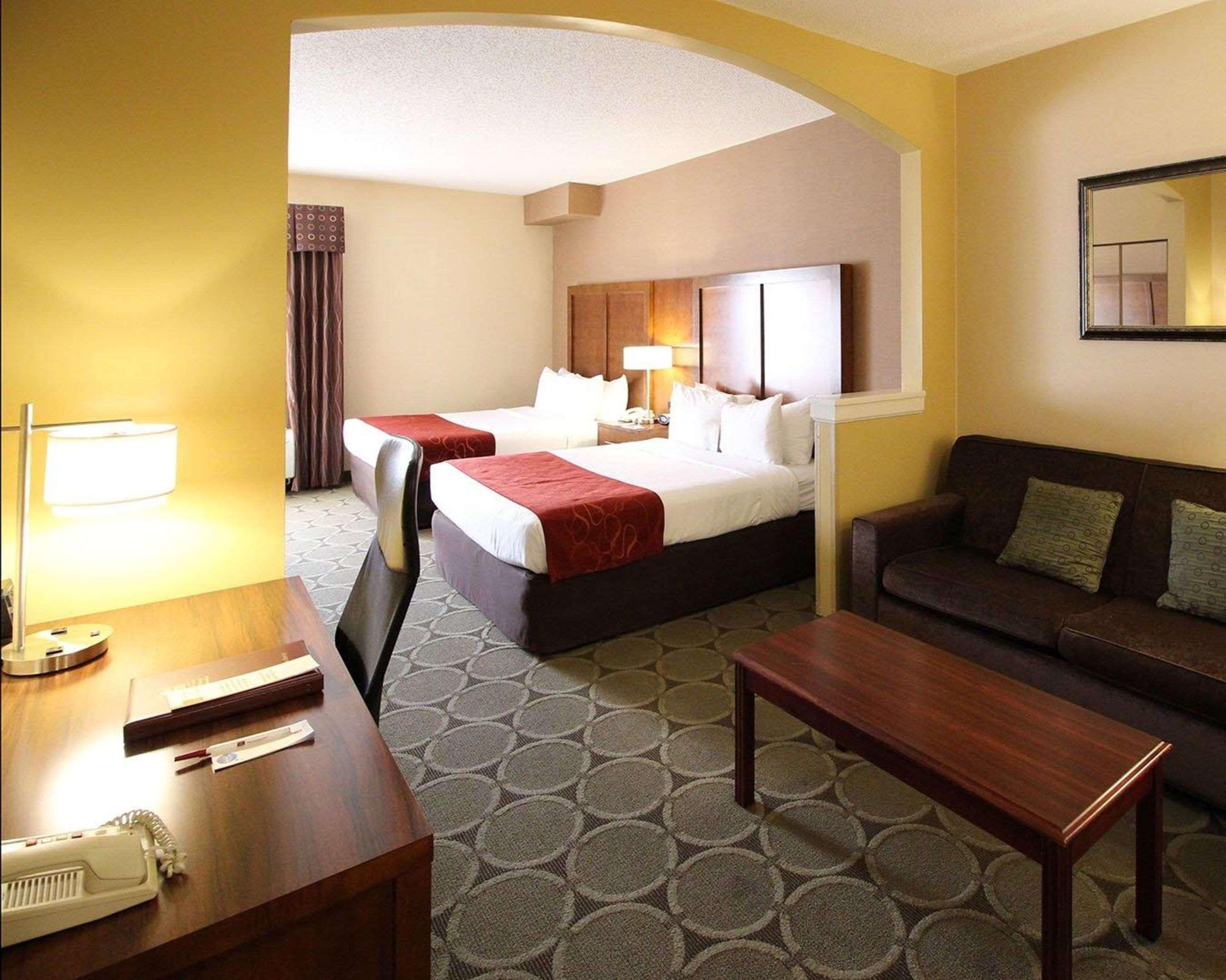 Comfort Suites Near University North Brunswick Εξωτερικό φωτογραφία