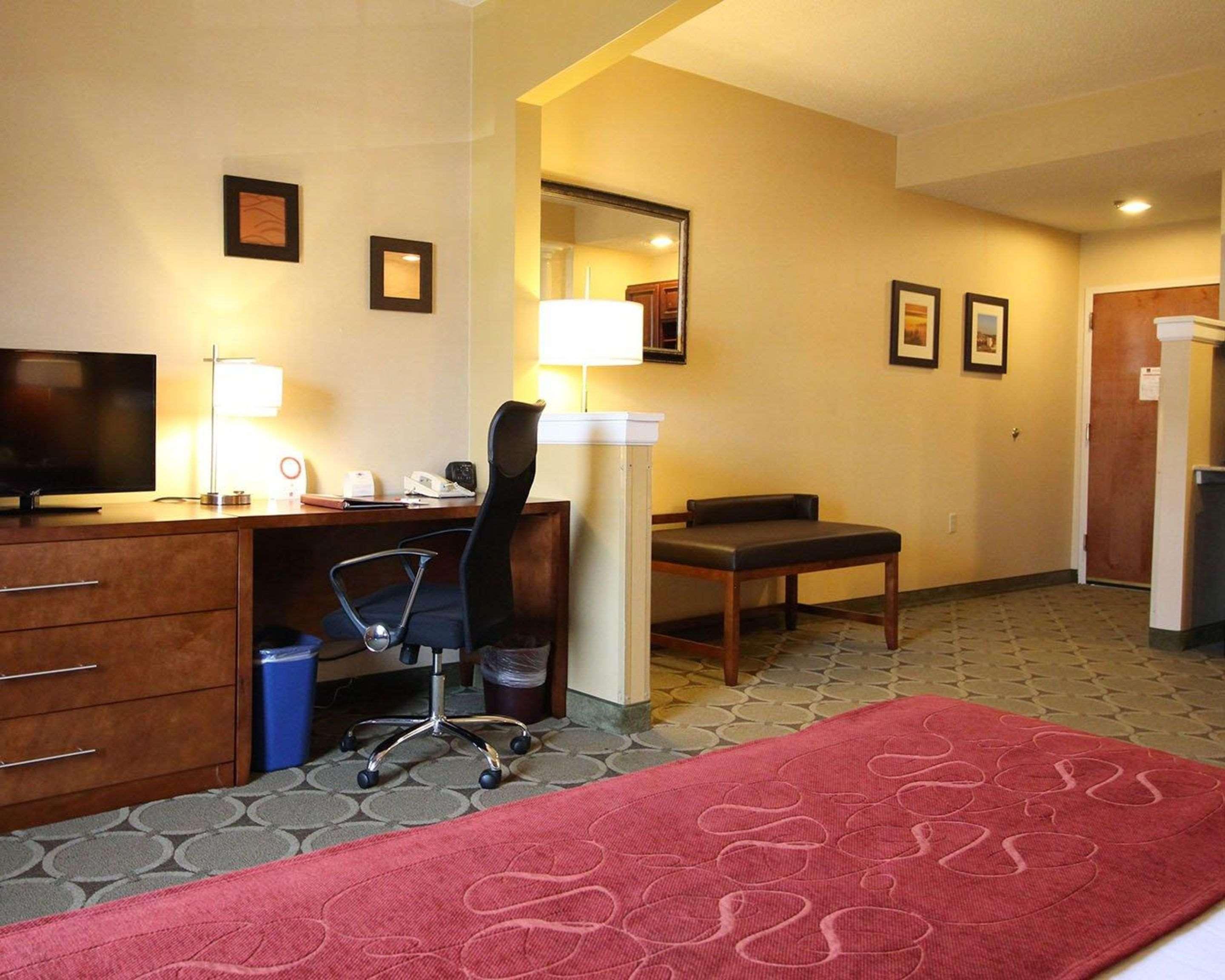 Comfort Suites Near University North Brunswick Εξωτερικό φωτογραφία