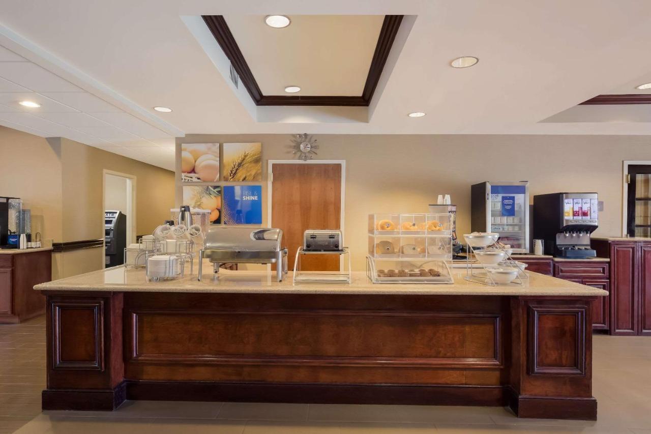Comfort Suites Near University North Brunswick Εξωτερικό φωτογραφία