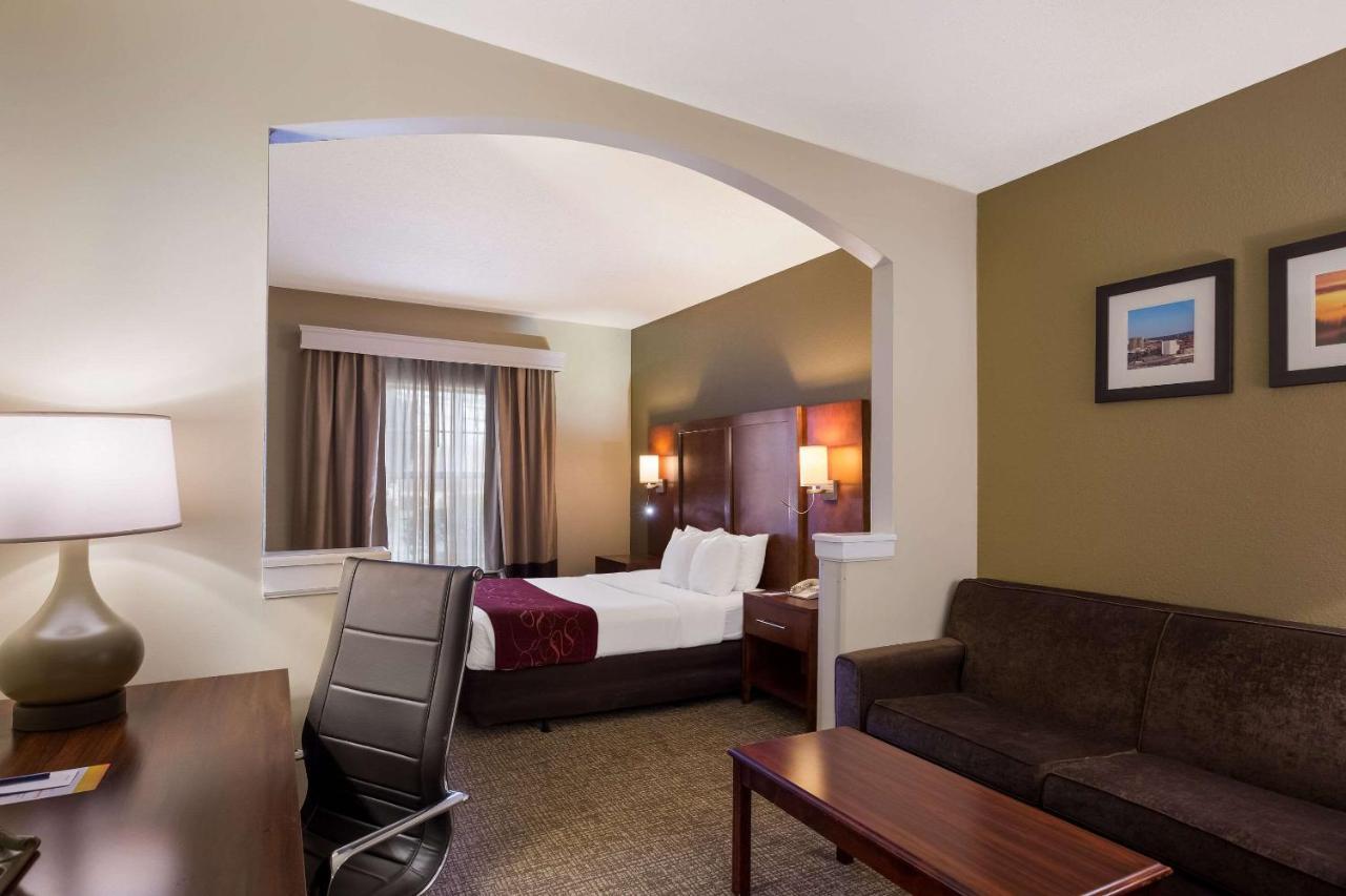 Comfort Suites Near University North Brunswick Εξωτερικό φωτογραφία